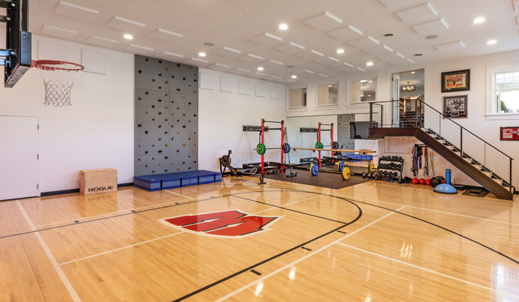 LuxuryHome_lakehouse_gym.jpg